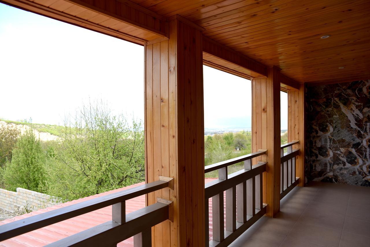 Nikala Bed & Breakfast Telavi Bagian luar foto
