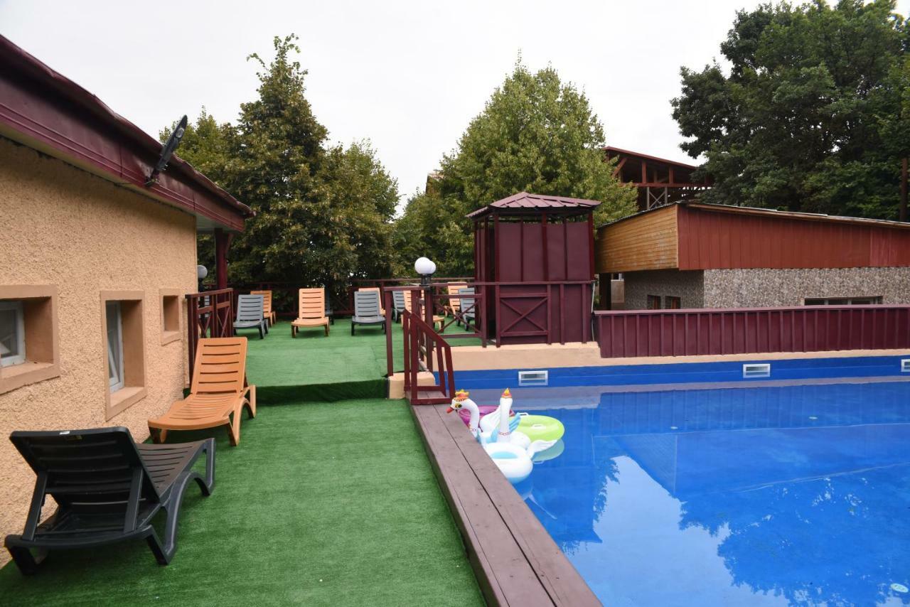 Nikala Bed & Breakfast Telavi Bagian luar foto