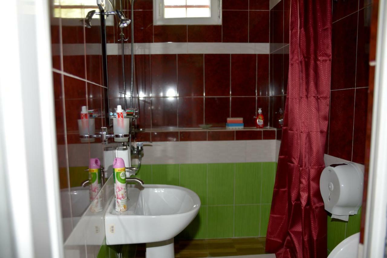 Nikala Bed & Breakfast Telavi Bagian luar foto